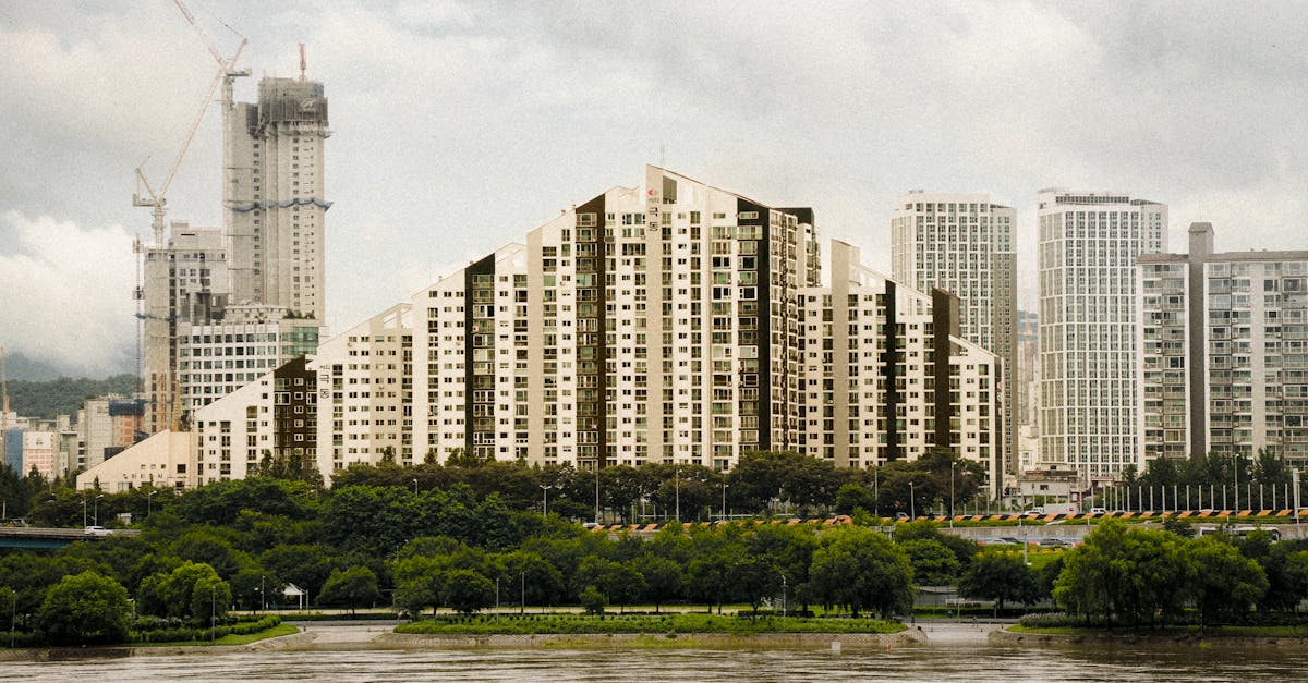 découvrez l'investissement durable : une approche éthique et responsable qui vise à générer des rendements financiers tout en contribuant positivement à l'environnement et à la société. explorez comment intégrer des critères environnementaux, sociaux et de gouvernance (esg) dans vos décisions d'investissement.