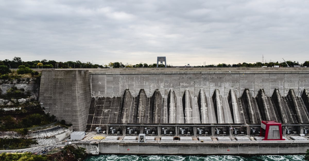 découvrez l'énergie hydraulique, une source d'énergie renouvelable durable. apprenez comment l'hydropower exploite la puissance de l'eau pour produire de l'électricité tout en minimisant l'impact environnemental. explorez ses avantages, ses technologies et son rôle essentiel dans la transition énergétique.