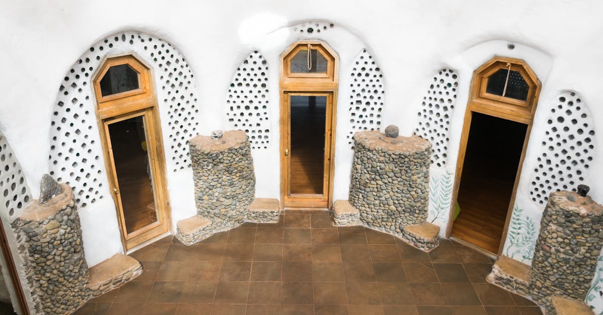 découvrez l'importance de l'isolation thermique pour améliorer le confort de votre maison et réduire vos factures d'énergie. apprenez comment choisir les meilleurs matériaux et techniques d'isolation pour optimiser l'efficacité énergétique de votre logement.